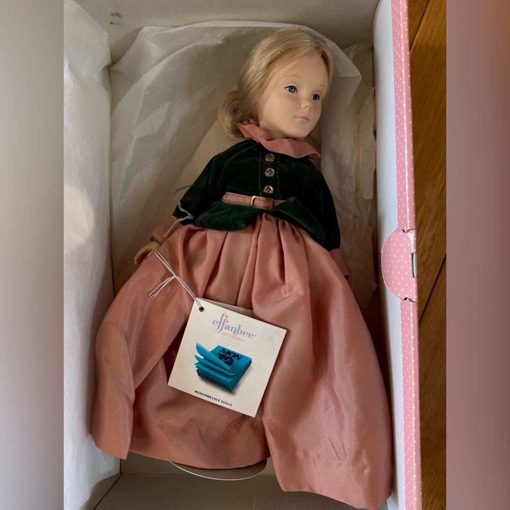 Effanbee Elegant porcelain Doll NIB!